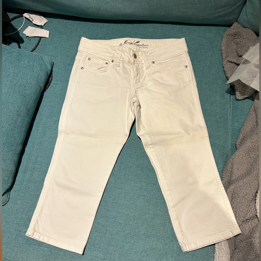 White Capri pants
